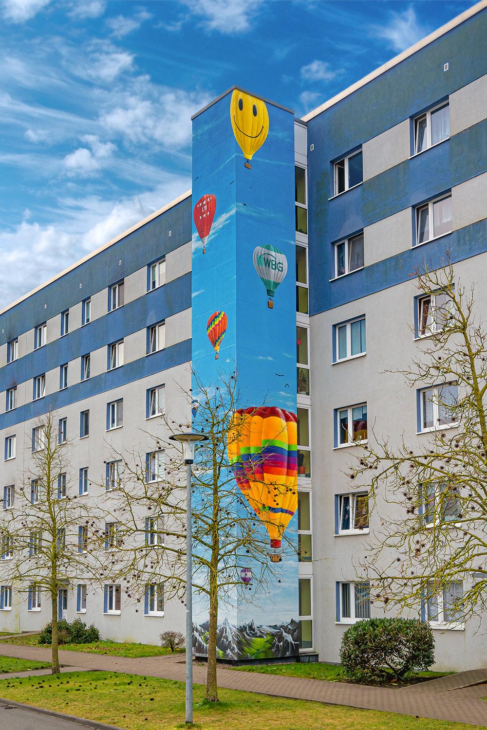 Ballonfahrt an einer Hausfassade in Meiningen - Thüringen
