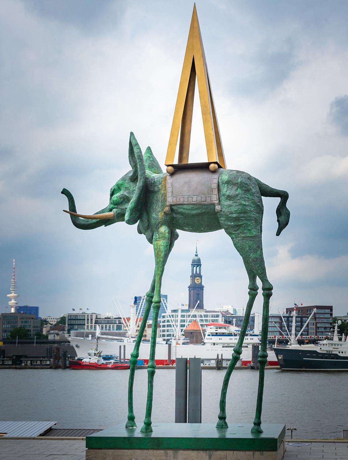 Bronze "Space Elephant" - Musical-Boulevard Hamburg