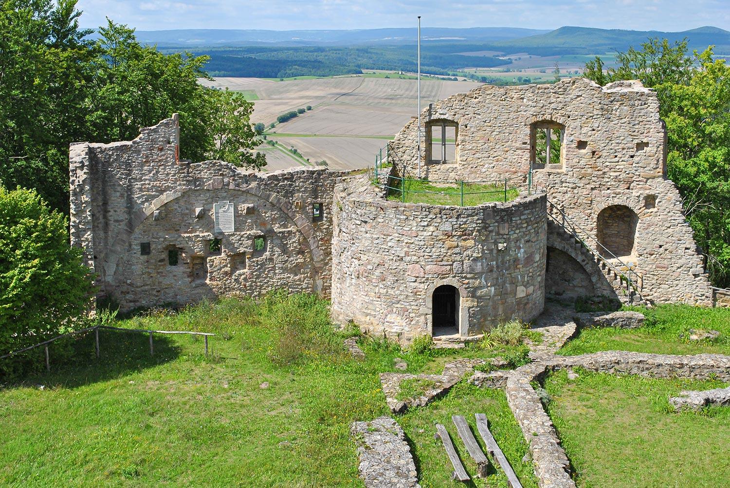 Burgruine Henneberg - Thüringen