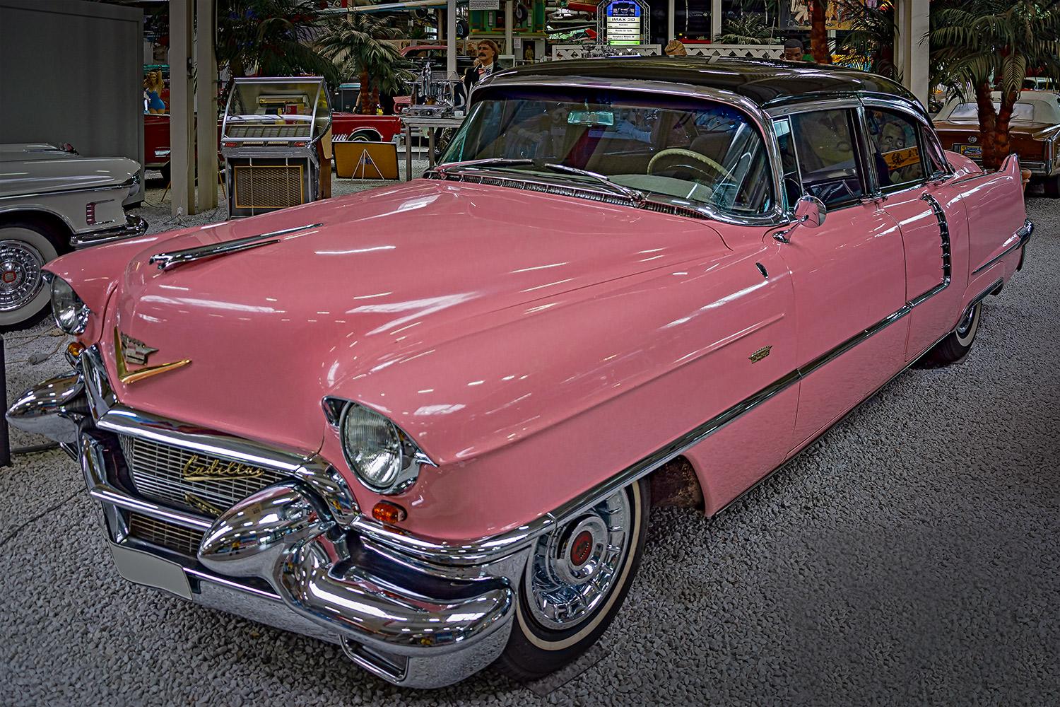 Cadillac Sedan Deville - 1956 "Pink Cadillac"