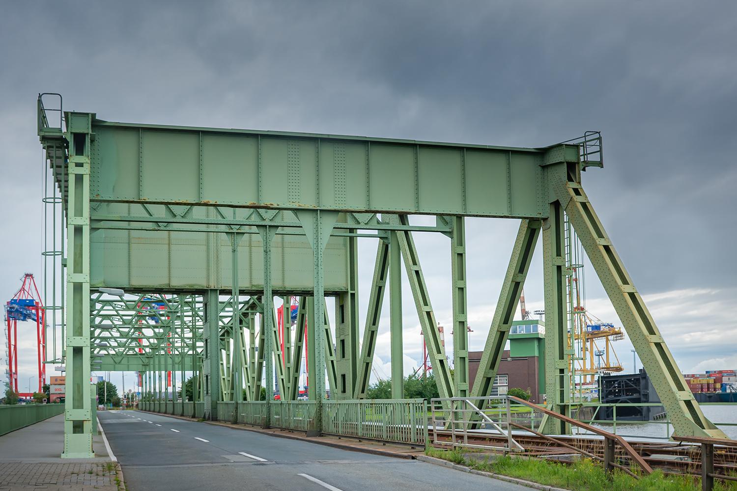 Eisenbahndrehbrücke in den Überseehäfen - Bremerhaven