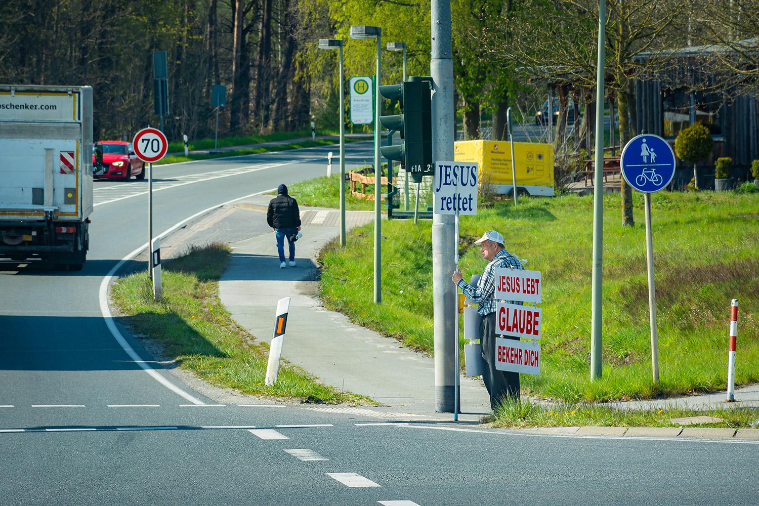 Jesus rettet - Jesus lebt - Glaube - Bekehr dich