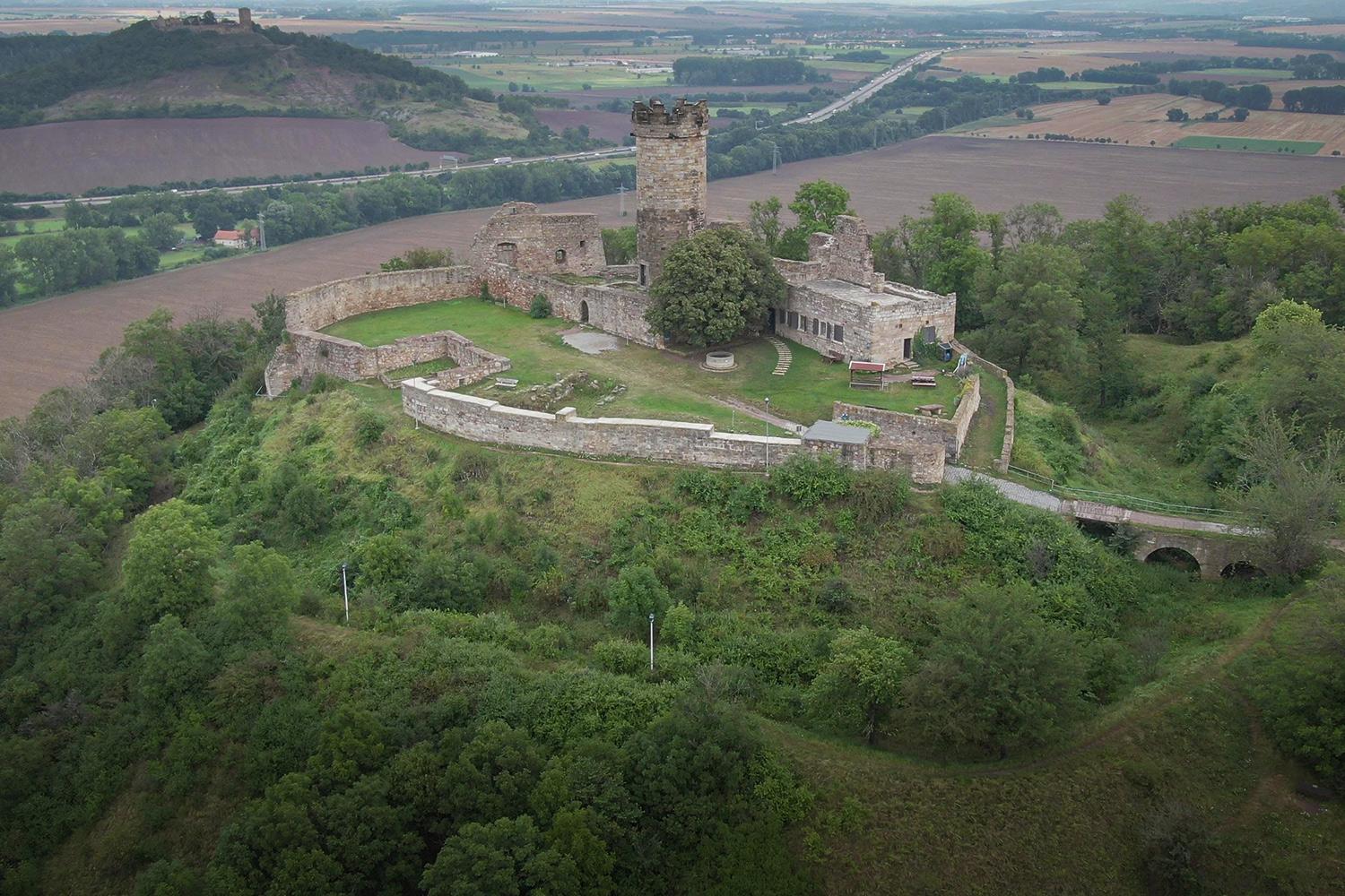 Luftaufnahme der Burgruine Mühlburg - Thüringen