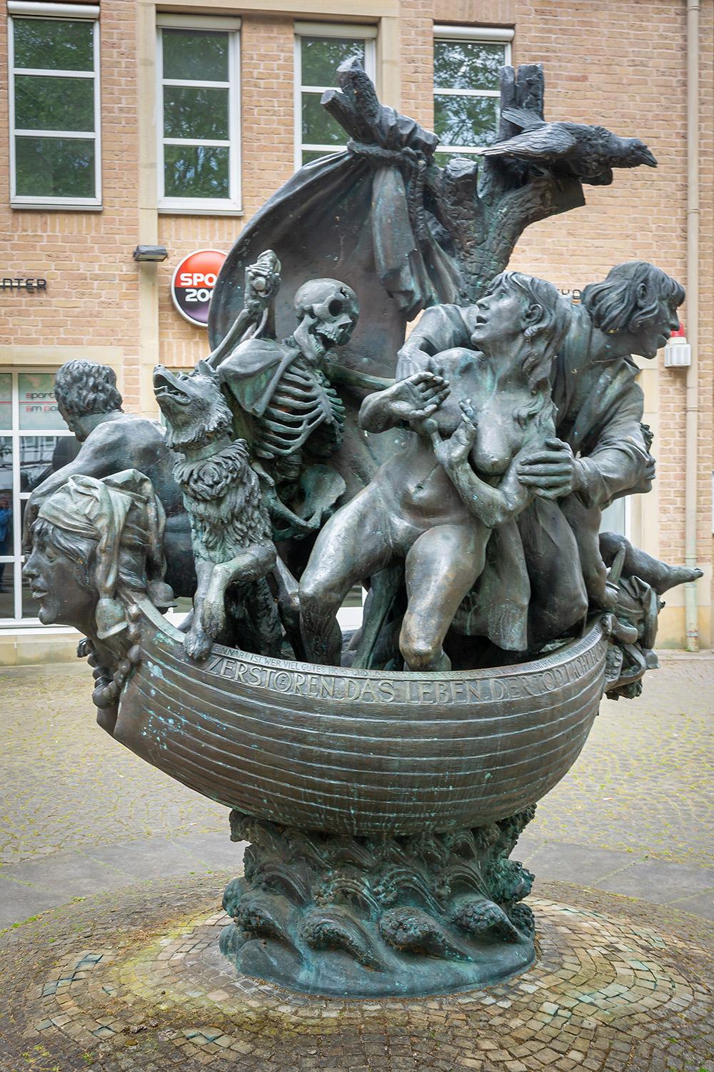 Narrenschiffbrunnen in Hameln - Niedersachsen