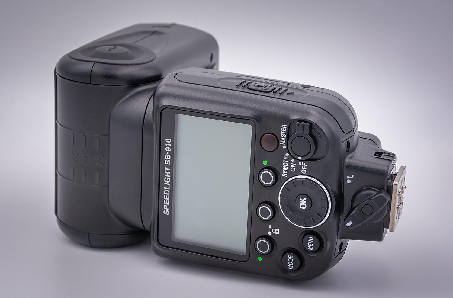 Nikon Speedlight SB-910 - Rückseite