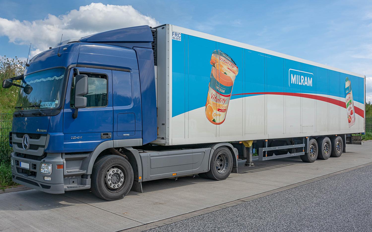 Quark, Jogurt, Käse - Actros 1844 Mercedes Benz