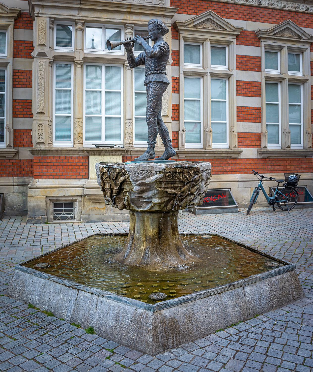 Rattenfänger Statue in Hameln - Niedersachsen