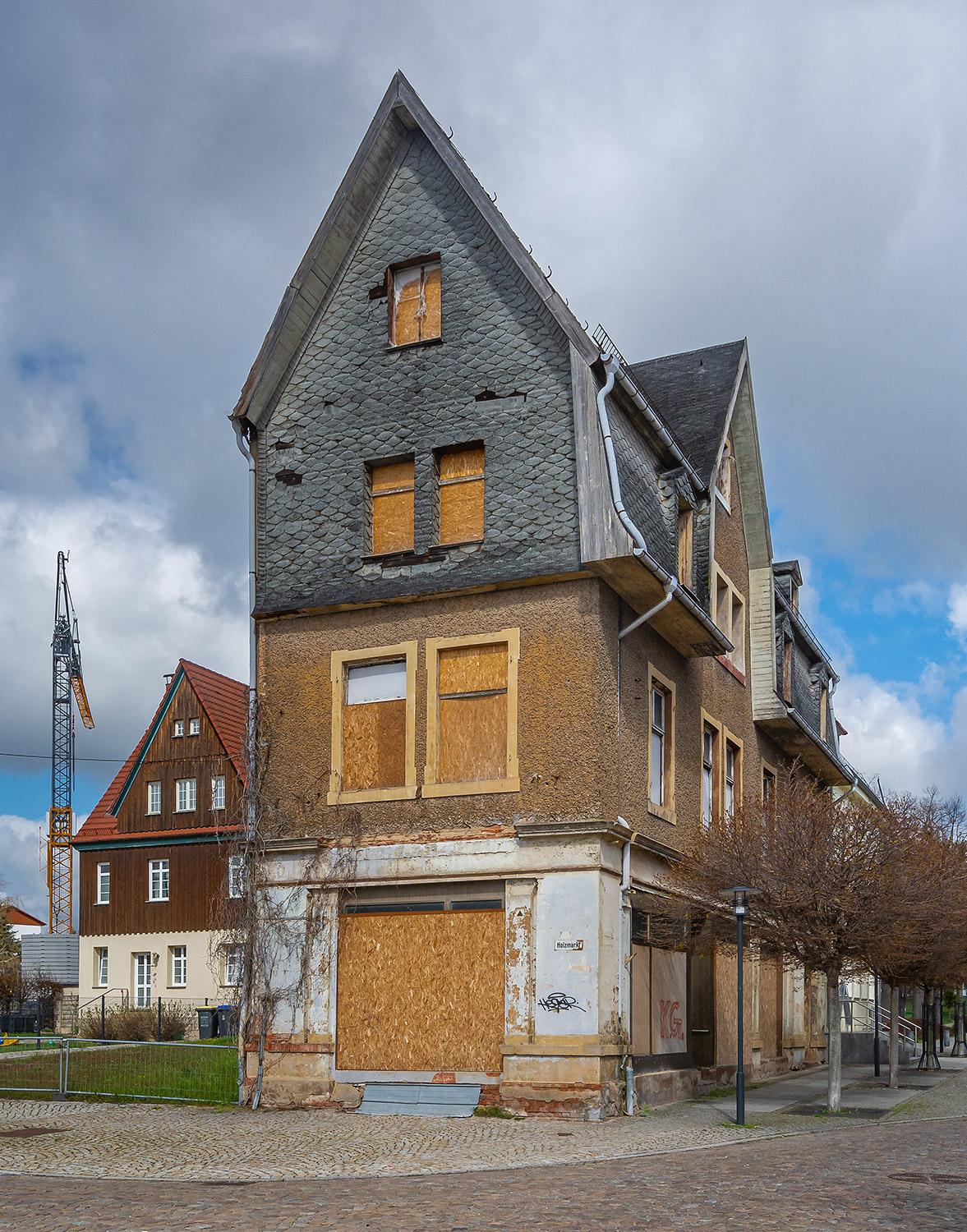 Schmales Wohnhaus am Holzmarkt in Stassfurt - Sachsen-Anhalt
