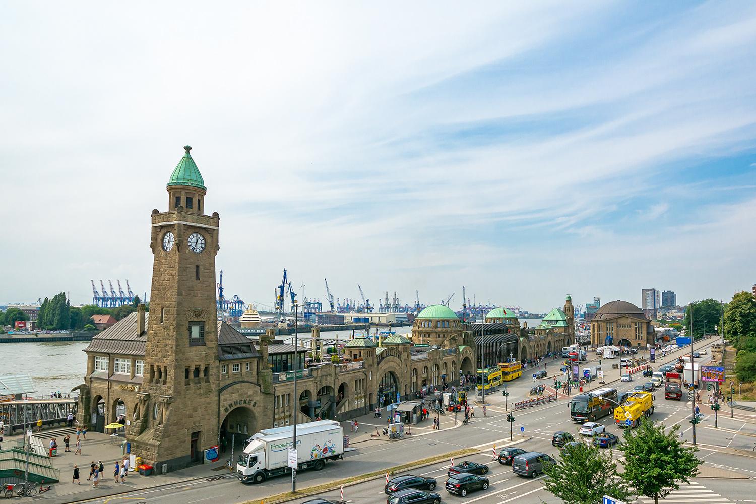 St. Pauli Landungsbrücken - Hansestadt Hamburg