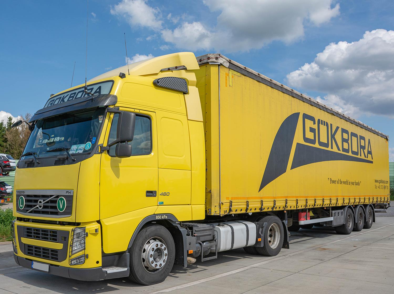 Transport in Gelb - Volvo FH 460