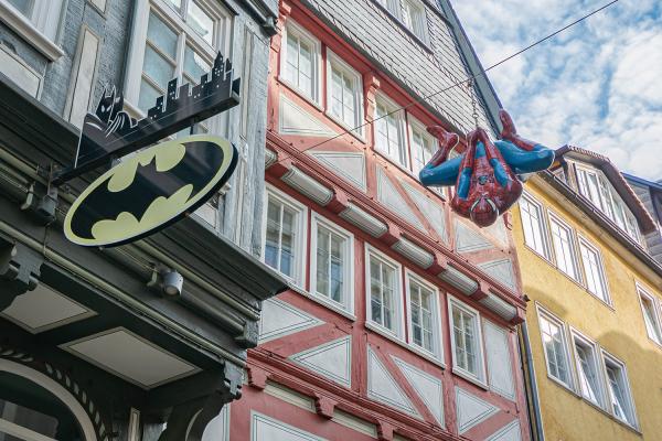 Batman gegen Spiderman in Marburg - Hessen