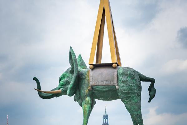 Bronze "Space Elephant" - Musical-Boulevard Hamburg