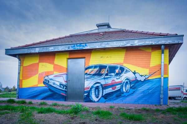 Graffito "Schnell wie der Wind" - Parkplatz Saaleaue Nord (Sachsen-Anhalt)