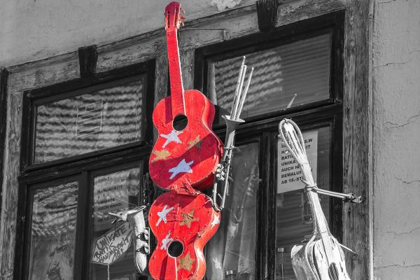 Musikalische Eindrücke an einer Hausfasade in Erfurt - Thüringen