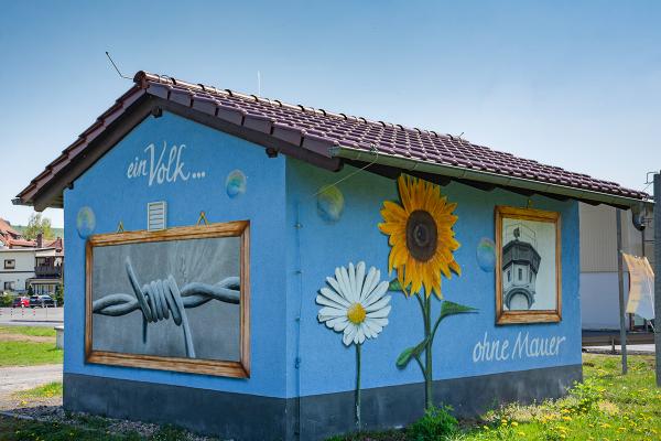 Ohne Mauer - Denkmal Grenzöffnung in Vache (Thüringen)
