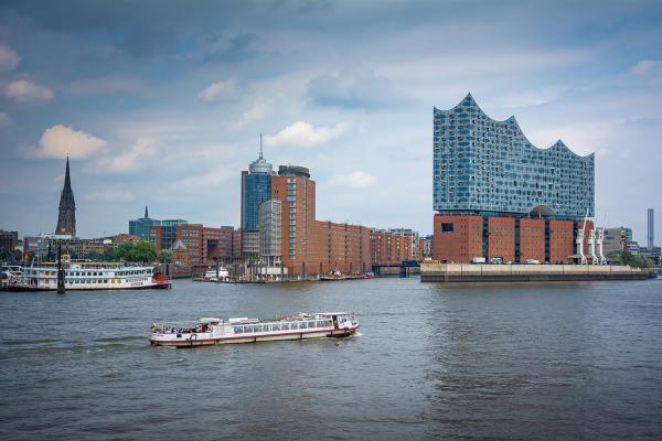 St. Nikolai, Speicherstadt, Elbphilharmonie - Hamburg