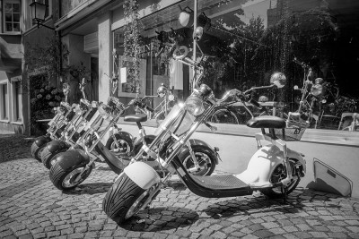 Architektur: Monochrome-Glow