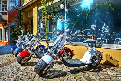 Surreal: Blaues Leuchten